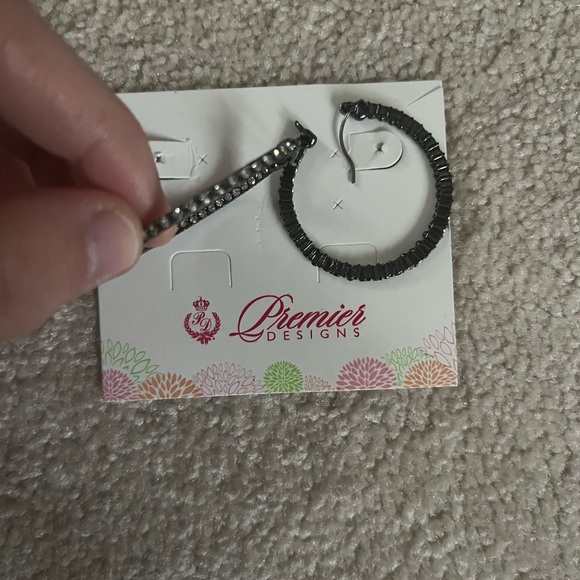 Hoops - Picture 3 of 3